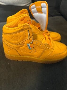 Air Jordan 1 High-Top Sneakers in Bright Orange gatorade